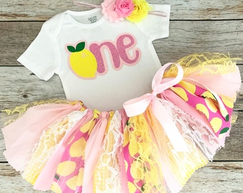 Girls 2nd birthday outfit Cake smash outfit Pink Lemonade Birthday bodysuit Second Birthday Outfit Girl Lemonade Stand Shirt Romper