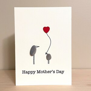 Pebble Art Card • Bonne fête des mères • Mama Bird et Baby Bird • 5,5 x 4 • vierge à l’intérieur • carte-cadeau faite à la main • unique en son genre • prêt à expédier