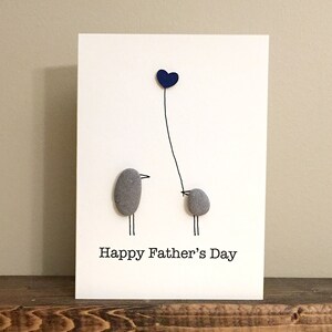 Bonne fête des pères Pebble Art Card • Papa Bird et Baby Bird • 5,5 x 4 • vide à l’intérieur • carte de note faite à la main • unique en son genre • prêt à expédier