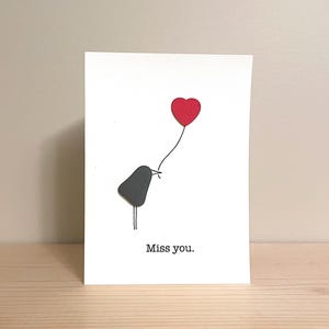 Carte artistique galets • Tu me manques • 5,5 x 4 • intérieur vierge • carte de voeux faite main • unique en son genre • prête à être expédiée