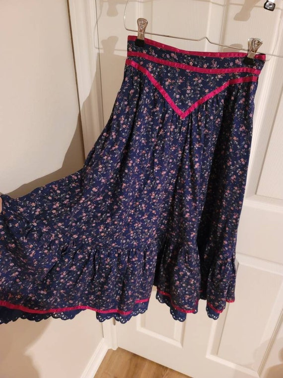 Vintage Gunne Sax Skirt 5 XS Blue Indigo Ditsy Fl… - image 2