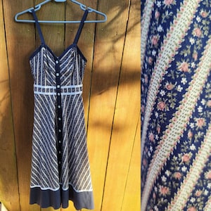 Vintage Gunne Sax Vestido XS 3 Sundress Floral Rose cogollos azul marino rosa primavera verano vestido cottage core boho