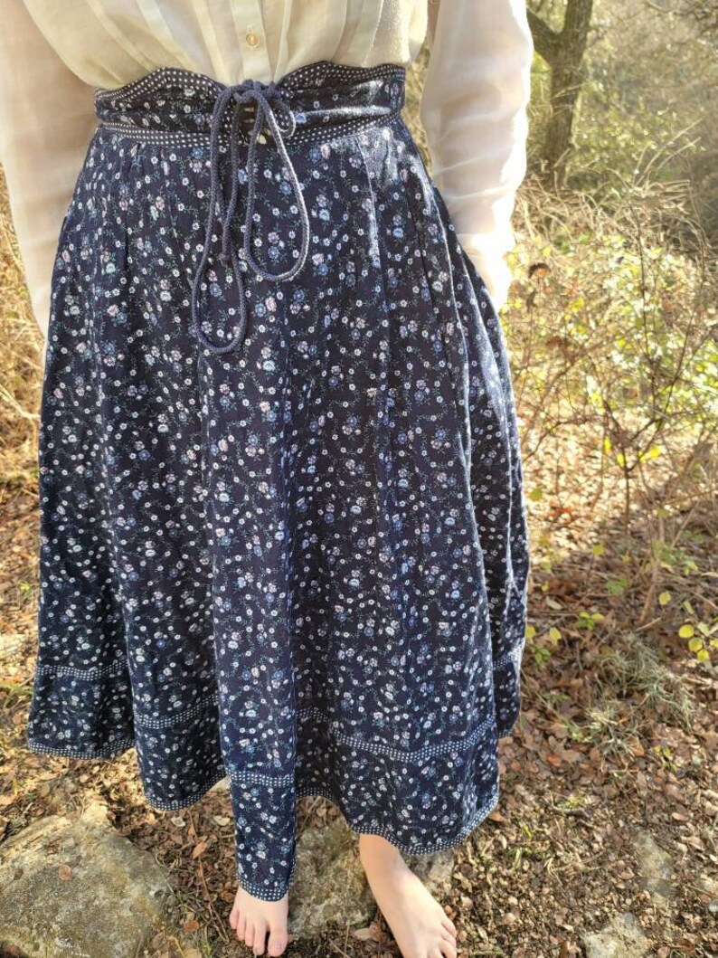 Vintage Gunne Sax Skirt 13 Medium Navy Blue Floral Midi Skirt Corset Skirt