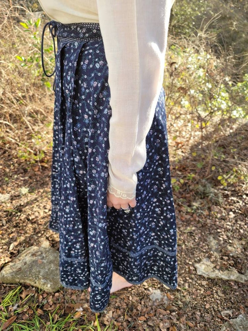 Vintage Gunne Sax Skirt 13 Medium Navy Blue Floral Midi Skirt Corset Skirt