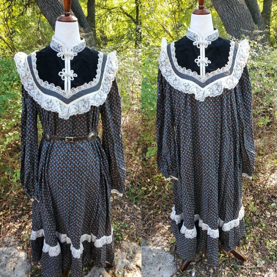Vintage Gunne Sax medium 13 black floral velvet hi