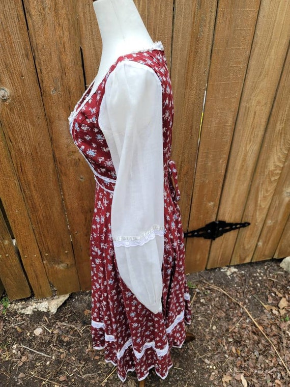 Vintage Gunne Sax midi dress 7 small red blue vel… - image 5