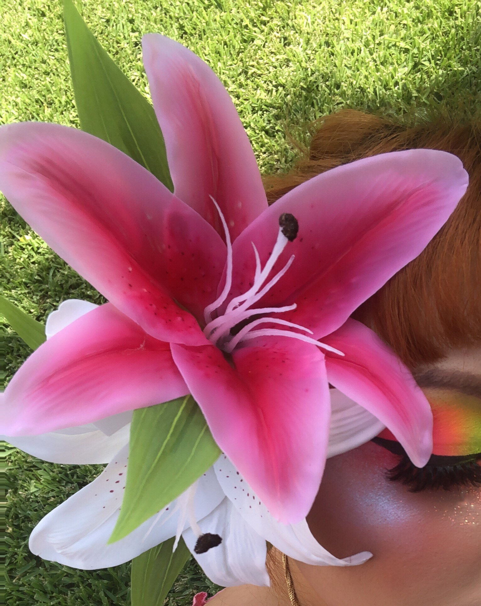 stargazer lily hair clip