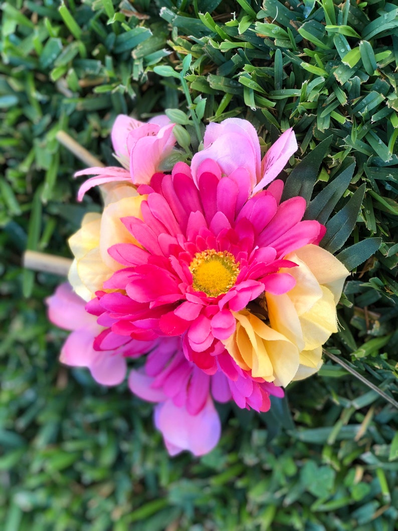 Pink Gerbera Daisy Tiki Tropical Piece Hair Clip Hair Flower PinupRockabillySpookyGhoulHorrorHair Accessories