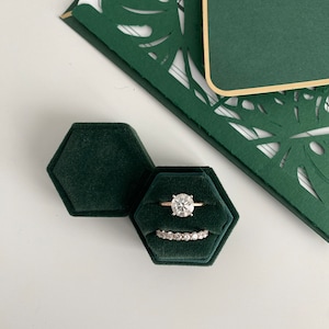 Caja para anillos de boda de terciopelo - Forma hexagonal
