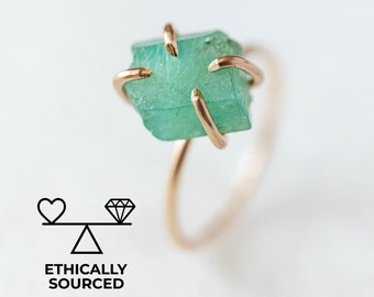 Raw emerald ring - May birthstone ring - Promise ring - Rough crystal ring - Raw gemstone jewelry - Crystals for Taurus