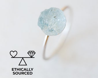 Raw Aquamarine Ring, March Birthstone Ring, Raw Gemstone Jewelry, Minimalist Ring, Pisces Birthstone Jewelry, Crystal Ring, Fairycore Ring