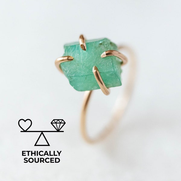 Raw emerald ring - May birthstone ring - Promise ring - Rough crystal ring - Raw gemstone jewelry - Crystals for Taurus