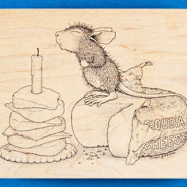 House Mouse A GOUDA BIRTHDAY Rubber Stamp - Cute Mouse Blowing Out Candle in Cheese Birthday "Cake" - Stampa Rosa 240