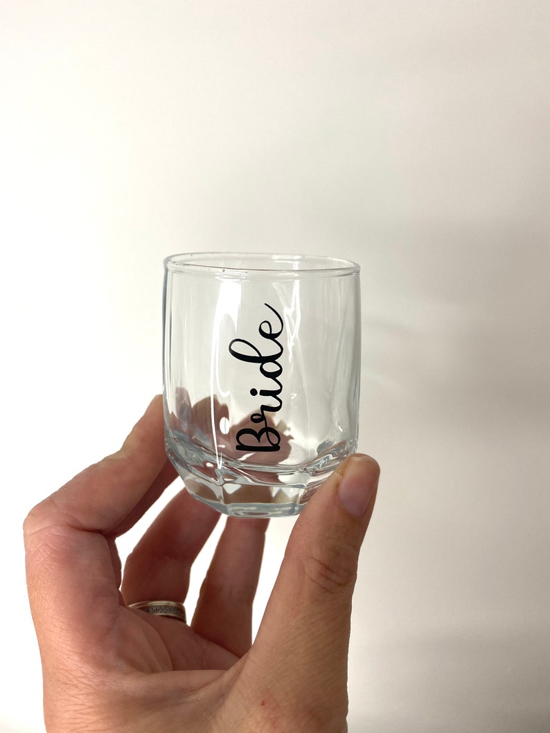 Personnalisé Gravé Verre Shot Cadeau D'Anniversaire stag hen night party par jevge Personnalisé Gravé Verre Shot Cadeau D'Anniversaire stag hen night party par jevge
