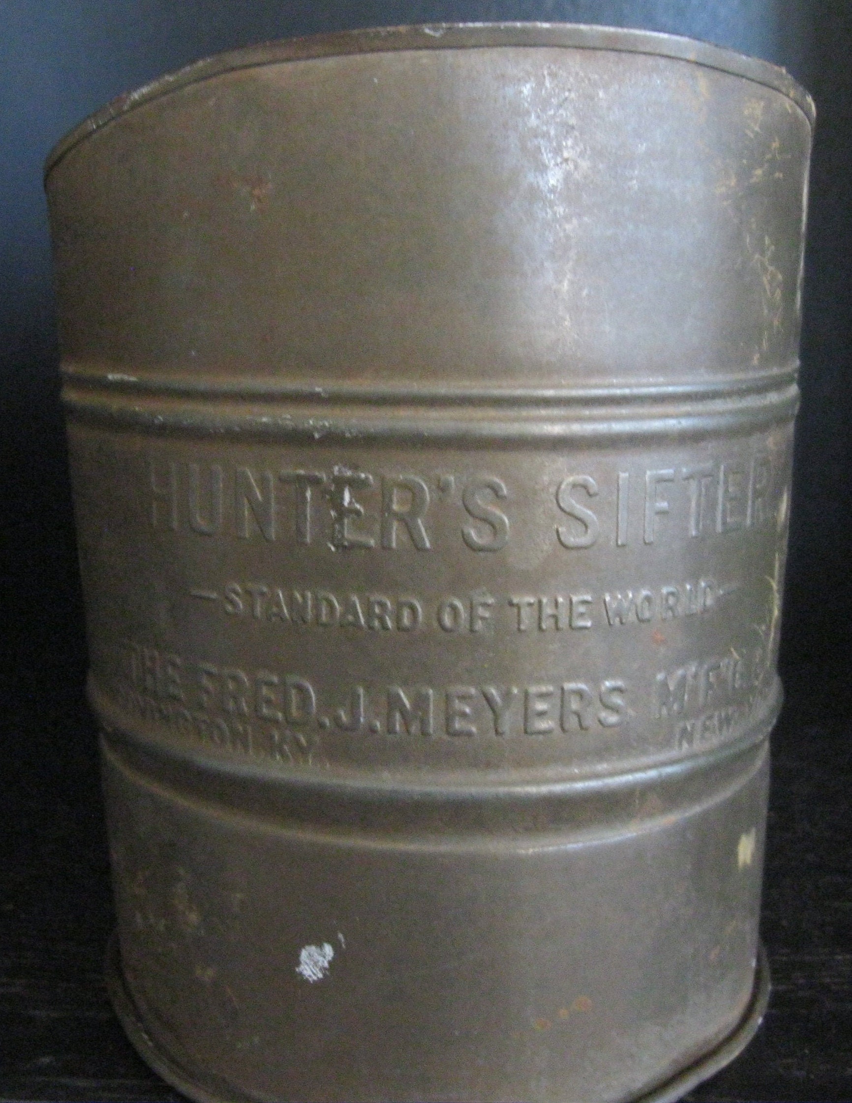 vintage hunters sifter, fred j. meyers manufacturing co.