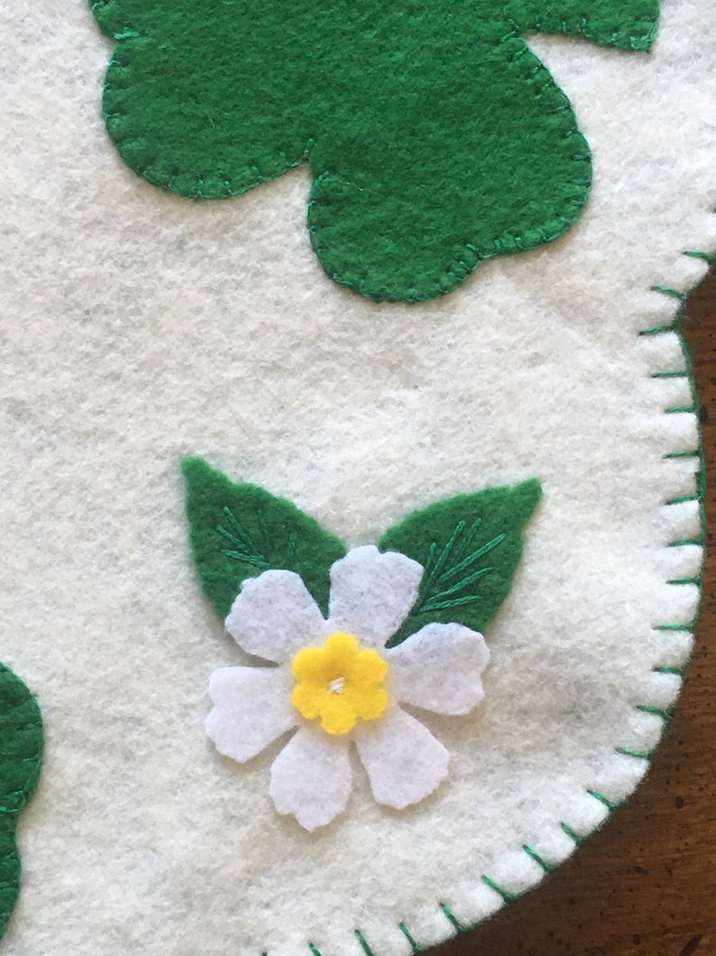 Shamrock and Flower Scalloped Wool Felt Candle Mat Table Topper 12 image 3