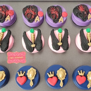 Descendants theme inspired Chocolate covered Oreo&#39;s. Dwarves cookies. Evil queen inspired cookies. Descendants inspire party favors