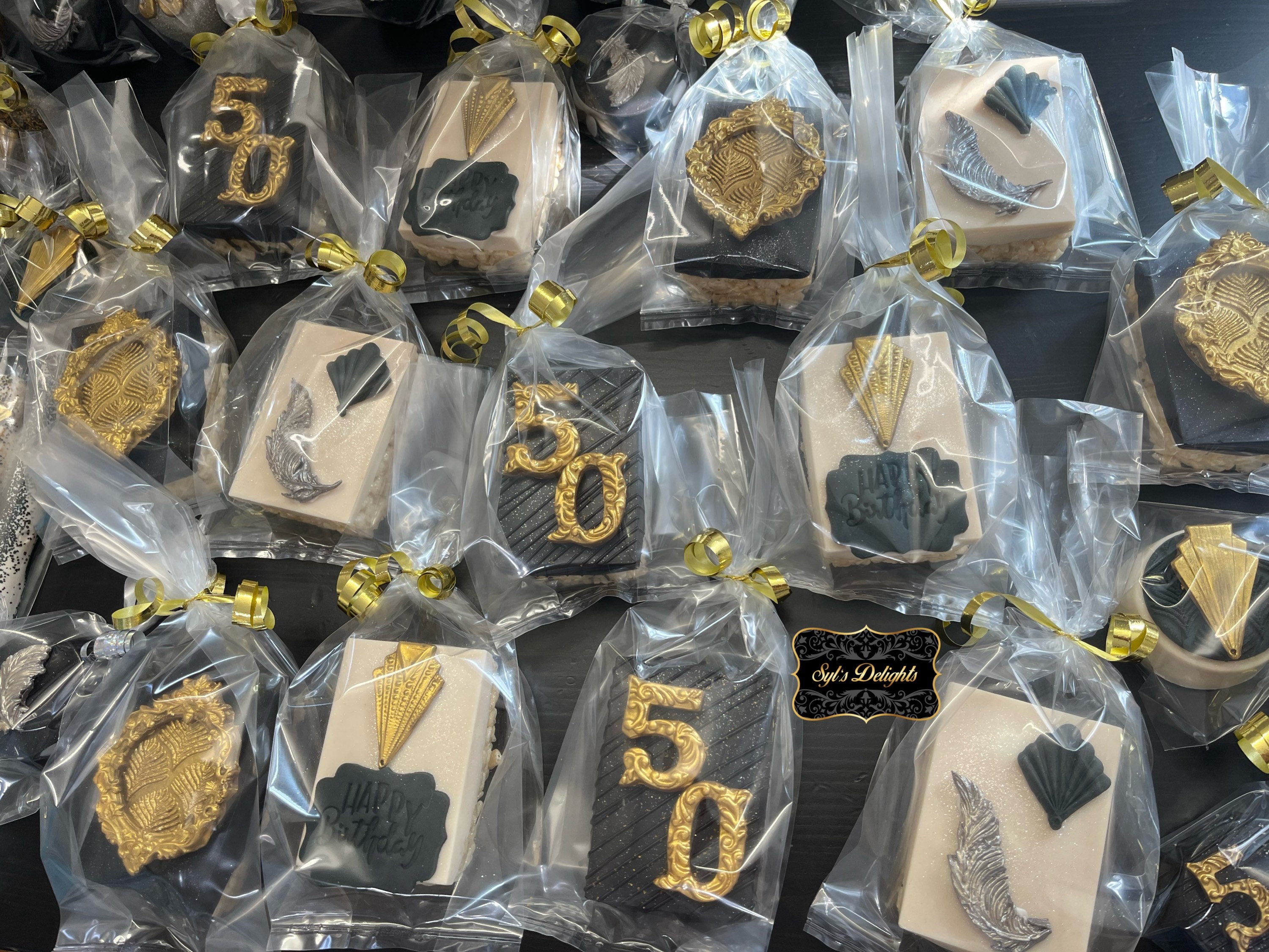 Great Gatsby rice krispies treats.  Gatsby rice cookies. Great Gatsby invitation cookies. Great Gatsby party favors. Great Gatsby cookies