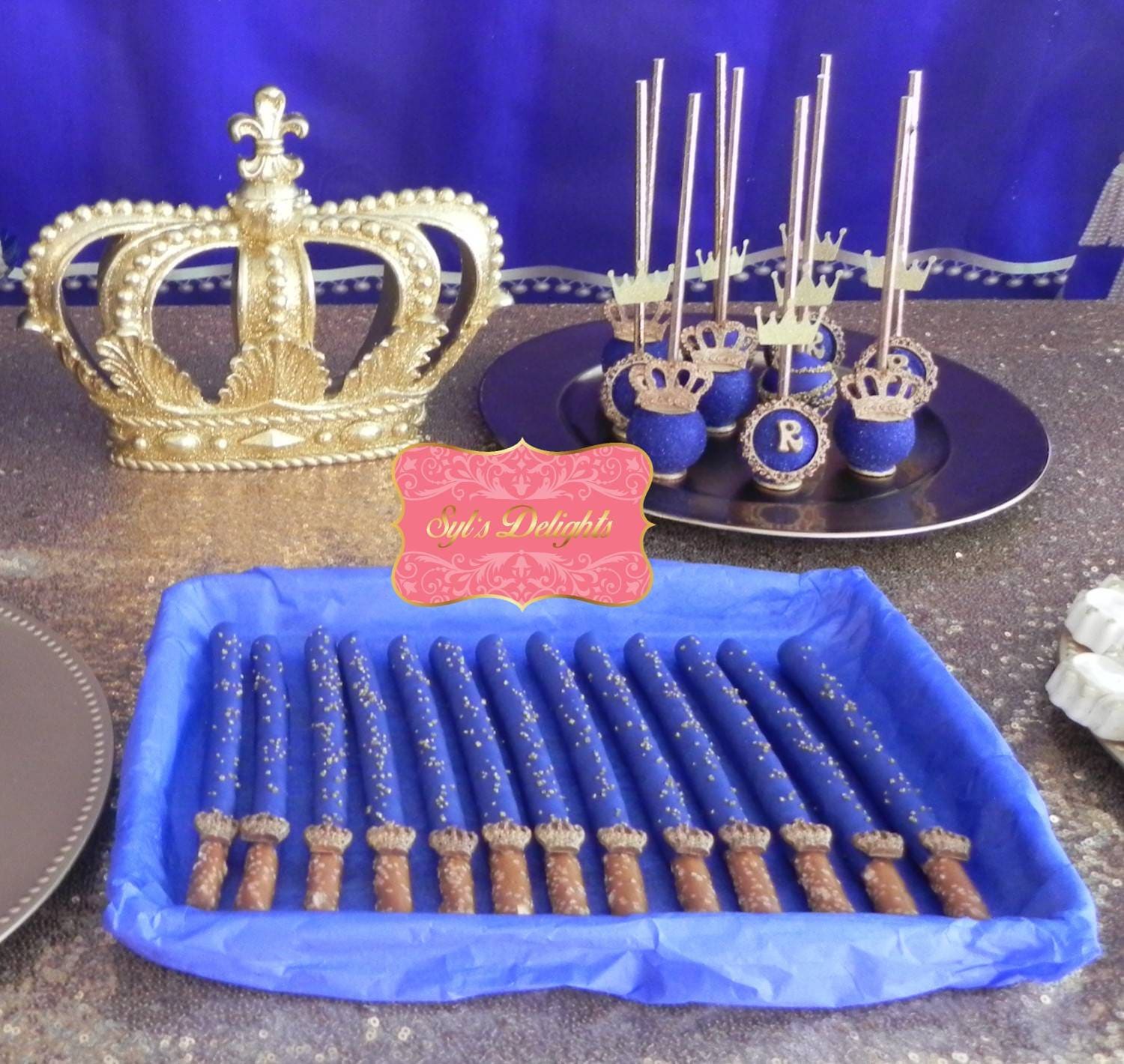 Royal crown chocolate pretzel sticks. Royal baby shower chocolate dipped pretzel rods. Royal blue pretzel sticks