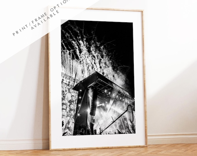 Victorious 2023 - Photography Print - Portsmouth and Southsea Prints - Wall Art -  Frame and Canvas Options - Portrait - BW