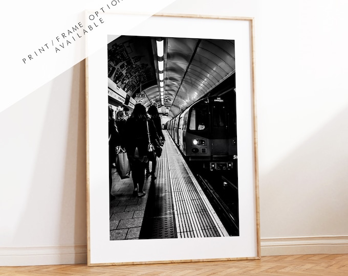 London Photography - Print - Fine Art Photography - London Print - Poster - Wall Art - London Underground - London Underground Print - Mono