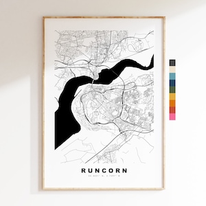 Può includere: Mappa di Runcorn, in Inghilterra, in bianco e nero. La mappa mostra le strade, i corsi d'acqua e le aree circostanti della città. Il testo "Runcorn 53.2421° N, 2.7397° W" è stampato sotto la mappa.