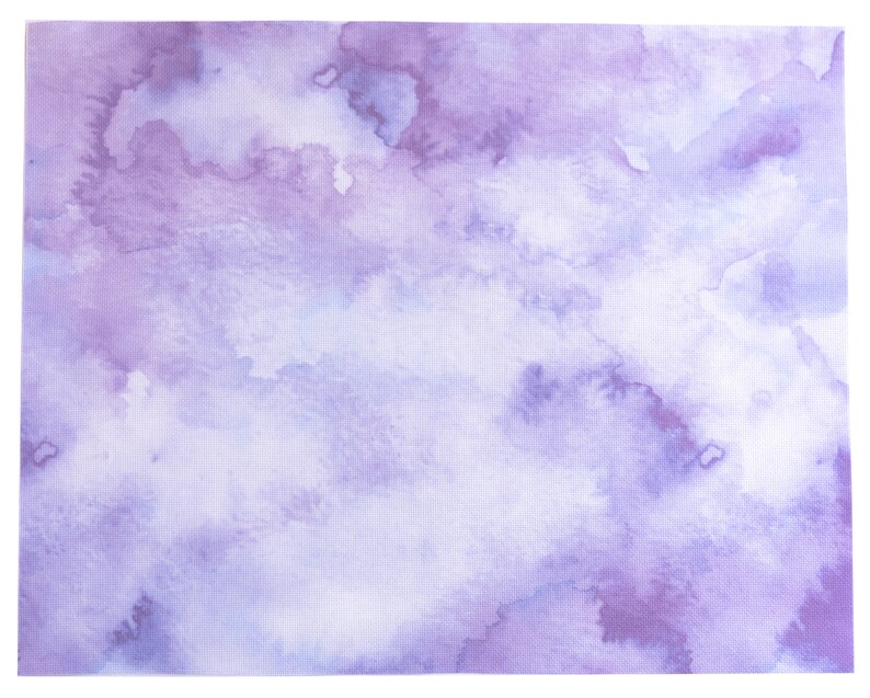 Pode incluir: Fundo abstrato de aquarela com tons de roxo e azul. As cores s&atilde;o misturadas para criar um efeito suave e de sonho.