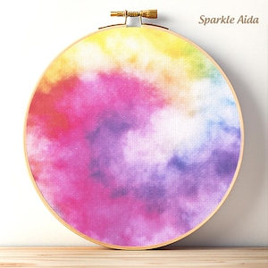 Regnbågsfärgad tie dye aidaduk, opaliserande glitter korsstygnstyg