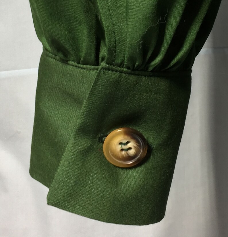 Size large 44 112cm chest. Men/'s lace-up green medieval costume shirt with collar