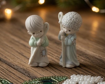 Vintage precious moments, miniature, pewter nativity, shepherds Christmas nativity pieces