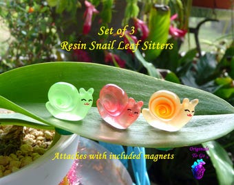 Resin Snail Plant Magnet: Fairy Garden Ornament, Leaf Sitter (Set of 3)