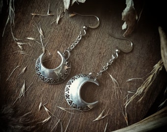 Small silver moon earrings, artisanal aluminum jewelry