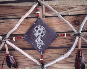 Driftwood frame, dreamcatcher pattern painted on leather, boho interior, bohemian house, native american style