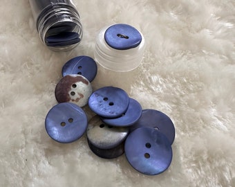 Boutons gouttes ronds en nacre bleue 20 mm