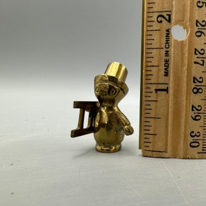 Miniatur Messing Mann mit Zylinder hält eine Leiter, Vintage