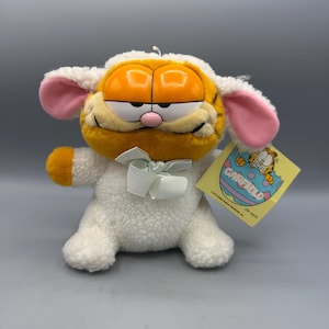 Lambykins Garfield, Vintage Garfield Plush Toy dressed as a lamb (#32-9440 Dankin)