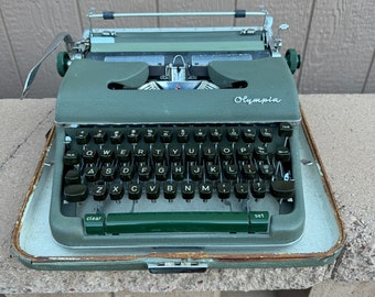 Olympia Typewriter SM4 with Case, 1960's Vintage (Works! - Needs new ribbon & a key oiling) Mailed with Restricted Signature Requirement