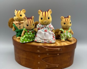 Calico critters shop furbanks squirrel family