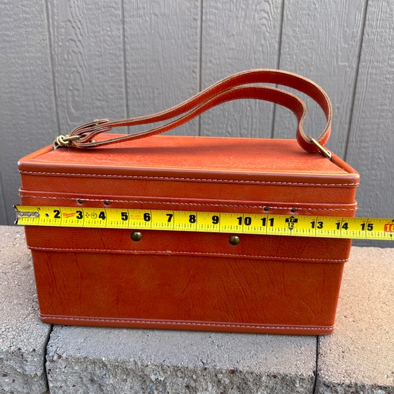 At Auction: HARTMANN LEATHER LUGAGE CARRY ON OR BRIEFCASE