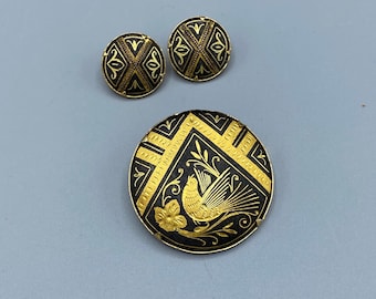 Damascene Brooch & Clip-on Earring Set, Black and Gold Etched Jewelry, Vintage