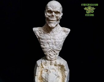 Rigamortis Ghoul Bust Resin Model Kit (Unpainted) 1/4 scale with Broken Coffin Zombie base