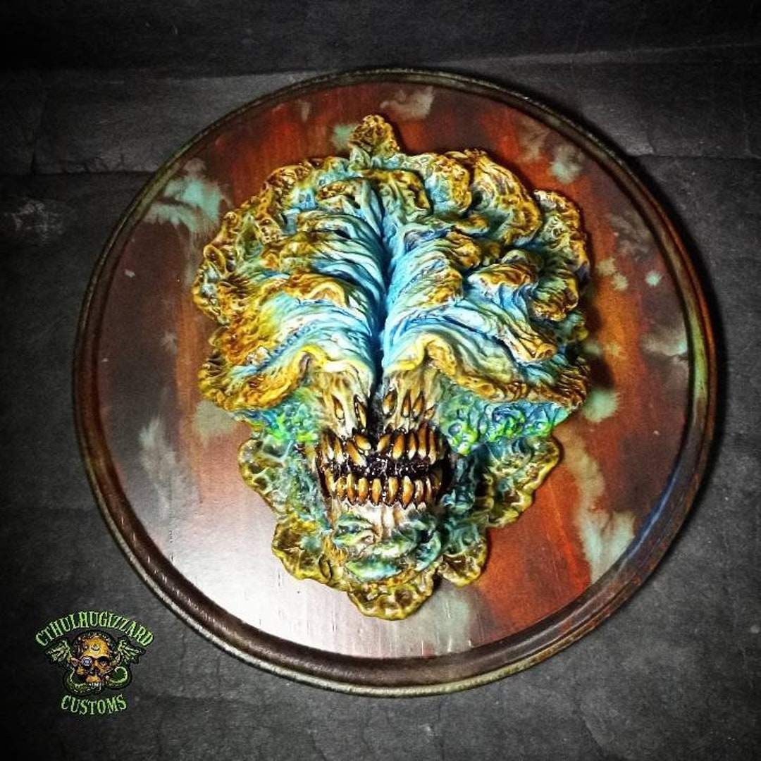 Clicker Bloater Skull hand Painted resin relief 1/3rd scale on