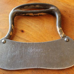 Vintage Voos Cast Iron Handled Chopper, Ulu Style Chopper, Voos Stainless Blade, Farmhouse Kitchen Decor, Rustic Decor, Kitchen Chopper