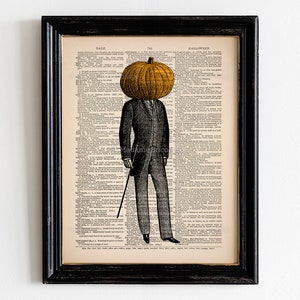 Könnte beinhalten: Eine Schwarzweißillustration einer Person mit einem Kürbis als Kopf. Die Person trägt einen Anzug und hält einen Stock. Die Illustration ist auf einer alten Wörterbuchseite mit dem Wort "Halloween" oben gedruckt.