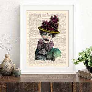 Puede incluir: Una ilustraci&oacute;n vintage de una persona que lleva un gran sombrero rosa y dorado con un vestido estampado en verde y azul. La persona tiene bigote y pajarita.