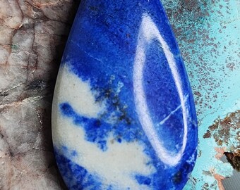 Lapis Lazuli, raindrop cabochon, 550