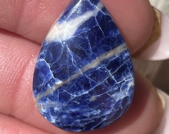 Sodalite tear drop 565