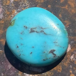 Robins Egg Kingman Turquoise, circle cabochon