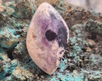 Eyeball cabochon, Purple Ghost Opal, 544
