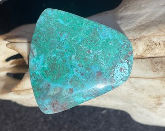 Chrysocolla and malachite 573